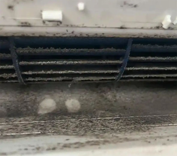 大庆空调吹的风有股烧焦味是怎么回事